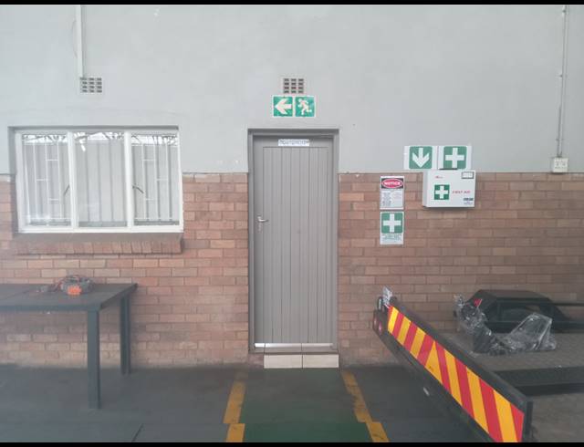 412M² BUILDING TO LET IN APEX